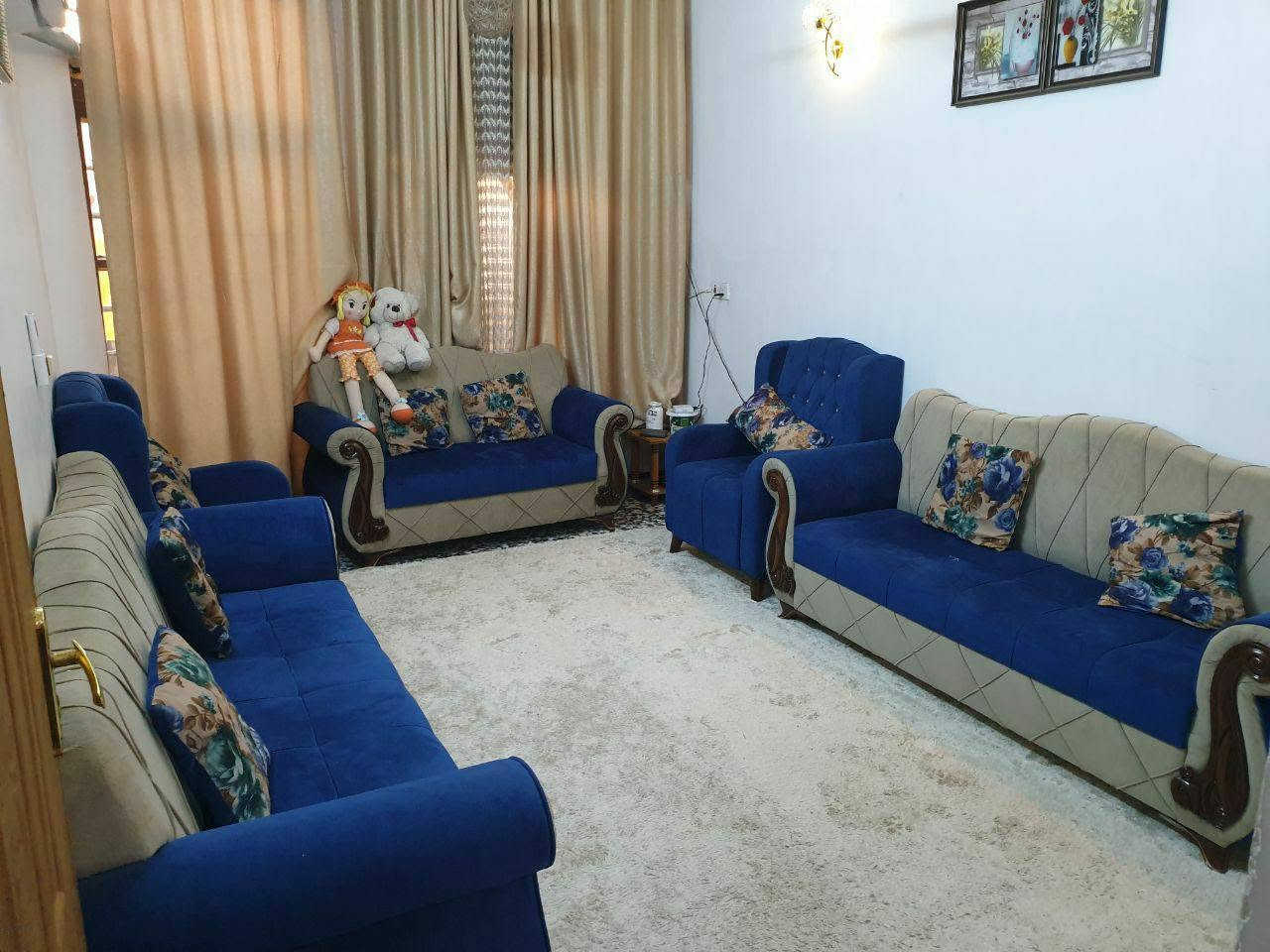 بيت ١٠٠م للبيع واجهه ٥ نزال ٢٠ المكان ديوان المخابرات السعر ١٨٥ ***********
