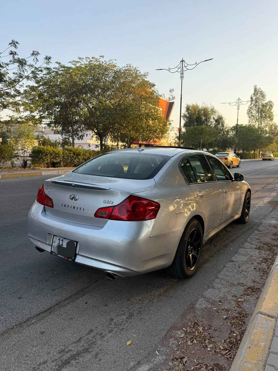 السلام عليكم
انفنتي G37x 2013 وارد امريكي
الرقم: بغداد الدولي الجديد بأسمي تحويل ثاني يوم
كير محرك دواخل مكفولات 
المواصفات: 
فتحة 
كشنات كهرباء 
كشنات جلد 
كشنات تدفئة 
تحكمات ستيرن 
3 بصمات 
حساسات 
رادارات
وباقي هواي موصفات بيها 

 
الصبغ :جاملغ خلفي وباب خلفي 
الموقع:ديالى بعقوبة 
للاستفسار:***********
