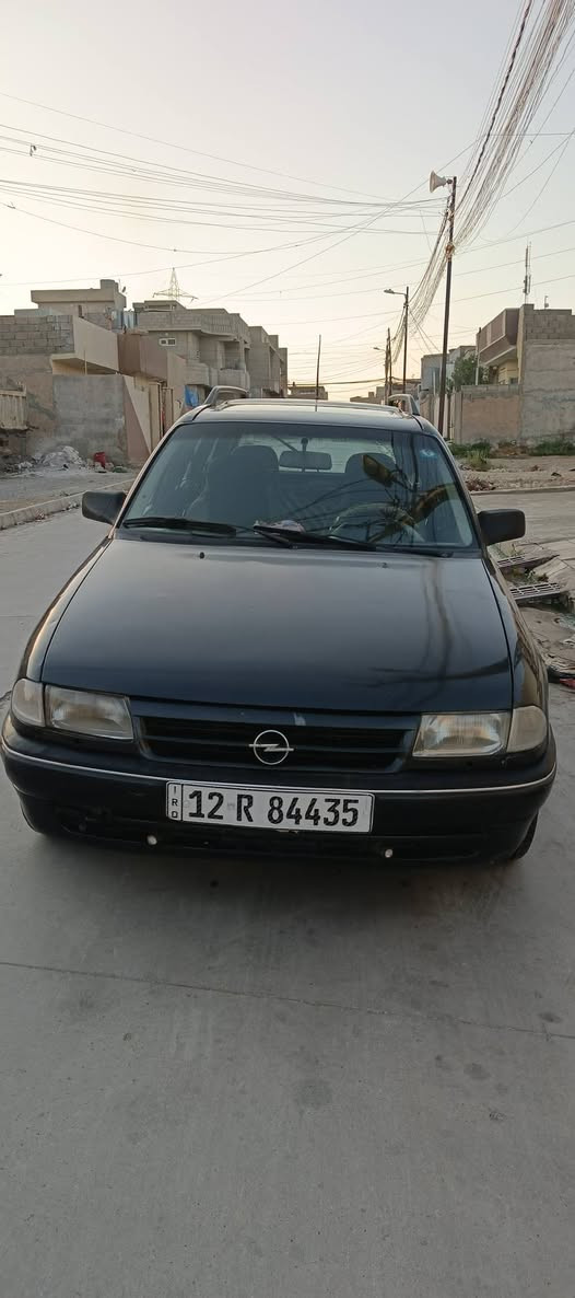 اوبل استرا حجم 16كير عادي
رقم نينوئ انگليزي باسمي اني شرعي 

صبغ عام 
اي ضربة ما بيهة 
قطره خيسان ما بيهة  
السياره مال بيت خير من الله 
كابون بانزين 
السعر 46
مكان السياره موصل حي المأمون 
متواجد فيس
واتصال ***********
