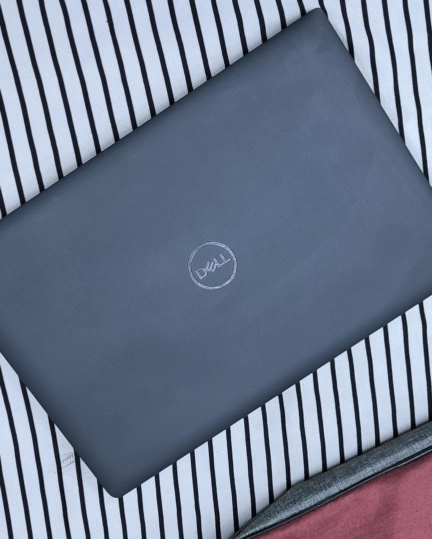 🔥 Core i5 الجيل 11 بسعر 310 ألف فقط! 🔥

تدور على لابتوب سريع وعملي للدراسة، الشغل، البحوث وبرامج الأوفيس؟ 💻
Dell Latitude 3420 يوفرلك أداء ممتاز مقابل السعر وبمواصفات قوية.

🔹 المواصفات:
• Intel Core i5 الجيل 11 – فئة G7
• RAM 8GB DDR4 قابلة للتطوير
• SSD M.2 256GB قابل للتطوير
• شاشة 14 إنج FHD بدقة 1920×1080
• Intel Iris Xe Graphics 4GBكارت شاشة داخلي
• تصميم خفيف وعملي وسهل للحمل

💰 السعر: 310 ألف دينار فقط
🚚 توصيل مجاني

🎁 الملحقات مجاناً:
✅ حقيبة
✅ ماوس
✅ ماوس باد
✅ شاحن أصلي

🛡️ ضمان Laptopia:
✔️ 10 أيام ضمان استبدال
✔️ 3 أشهر صيانة يدوية مجاناً
✔️ تنصيب برامج Office كاملة
✔️ تنصيب المتصفحات ومواقع التواصل
✔️ فحص الجهاز أمام المندوب للتأكد من مطابقة المواصفات
✔️ نرسل صور الجهاز نفسه قبل الإرسال

📍 بغداد – الأمين الثانية، شارع سكينة ورقية

📲 راسلنا على واتساب هسه للحجز والاستفسار

***********

⏳ العرض مستمر لغاية نفاد الكمية
