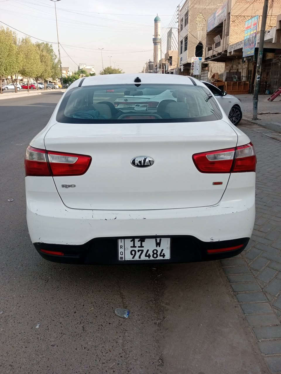 للبيع او مراوس كيا ريو موديل 2014 وارد امريكي حادث باب الايمن مبدل نفس اللون وصبغ نص باب الايمن الخلفي السيارة بيها جراد قماره وصندوق وبنيد رقم بغداد السعر 80 للاتصال ***********
