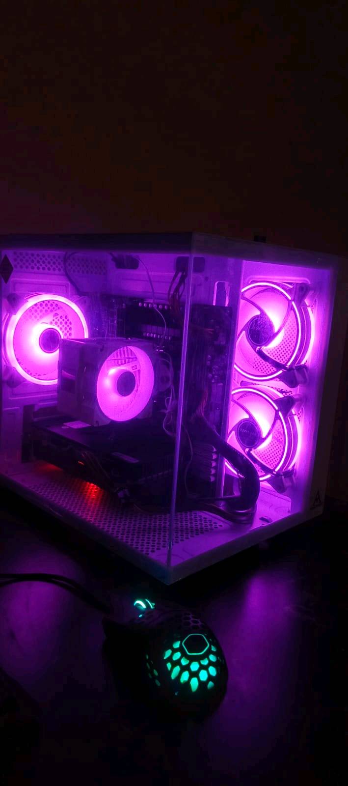 السلام عليكم ...
PC للبيع 
المواصفات
 Cpu xeon 2667 v4 
Gpu rx 580 8 gb soyo 
Ssd  256 gb 
Ram 16 gb 2400
Psu cooler master 460 watt 
Widows 10 pro
مثل ما مبينه حلوه و مال العاب جاهزه
السعر 400 الف (يجي  وياهه )
ماوس.         *
كيبورد.       *.    هديه
ماوس باد.    *
ما عندي توصيل / موقع بغداد سبع البور