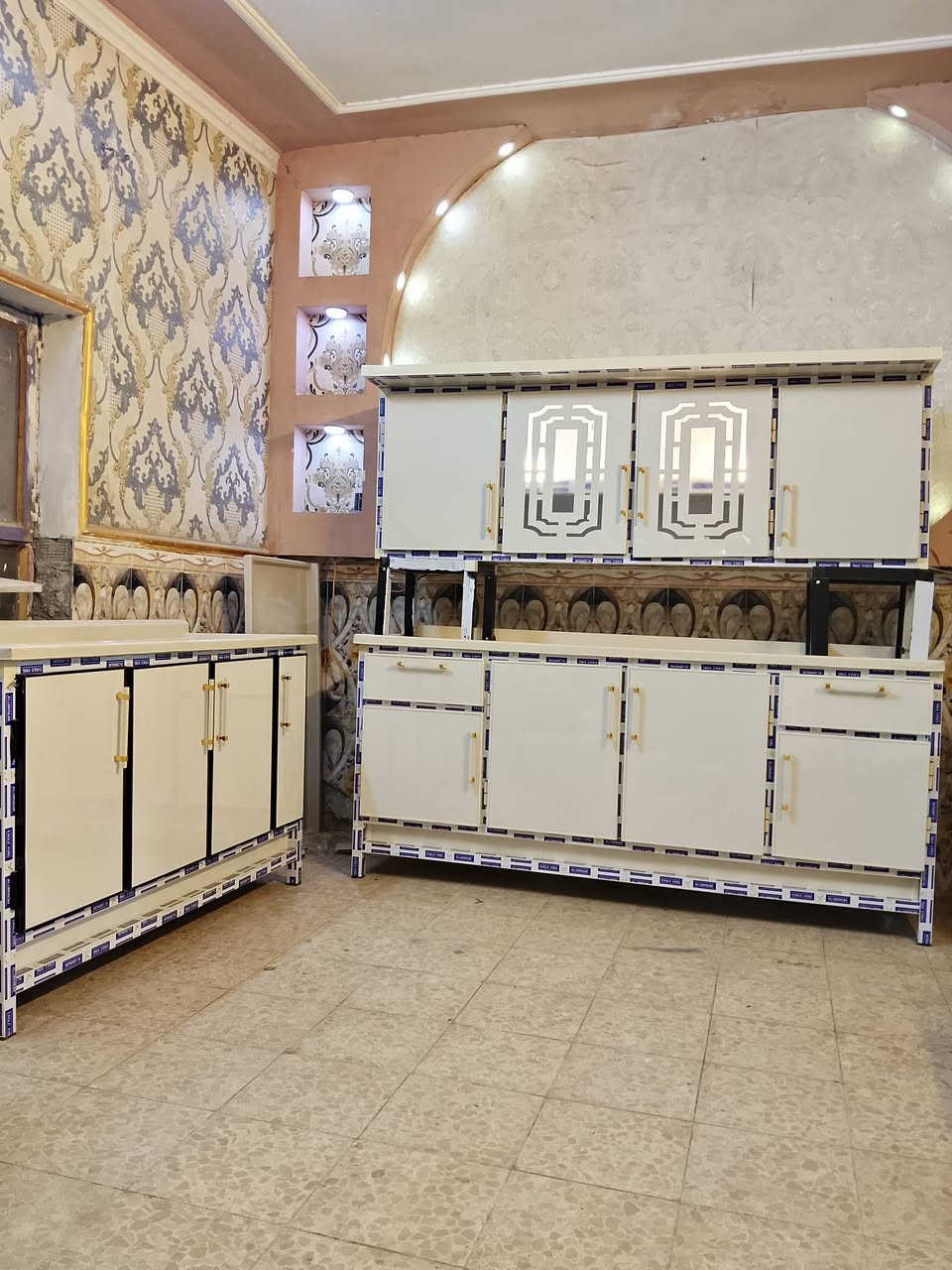 كاونتر جديد درجة ولة شغل تركي ابليت اصلي مرمر تركي📝
السعر(خاص)💸
يوجد خدمة توصيل 🚛
الرقم (***********)📞
القياسات الكاونتر مترتين مرمر وملحق مترتين
السنك متر ونص مرمر 📏
المكان بغداد مدينة الصدر قطاع (23) 🏢
يوجد الوان 
ويوجد عملية استبدال الكاونتر القديم في الجديد
ويوجد تفصال حسب طلب الزبون 🧍 
هلان وسهلن......🛑
