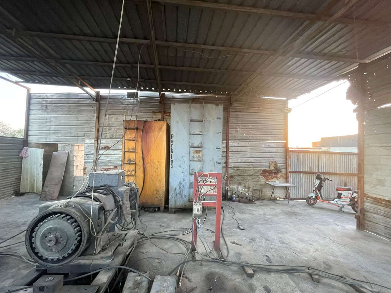 موقع في منطقة التاجي شارع ١٠٠ حمل ٦٠٠ يتوفر حصه كاز 240كيفي الموقع خير من الله بي مكاين ثنين دايو ٨سلندر وكمنز أمريكي ***********
