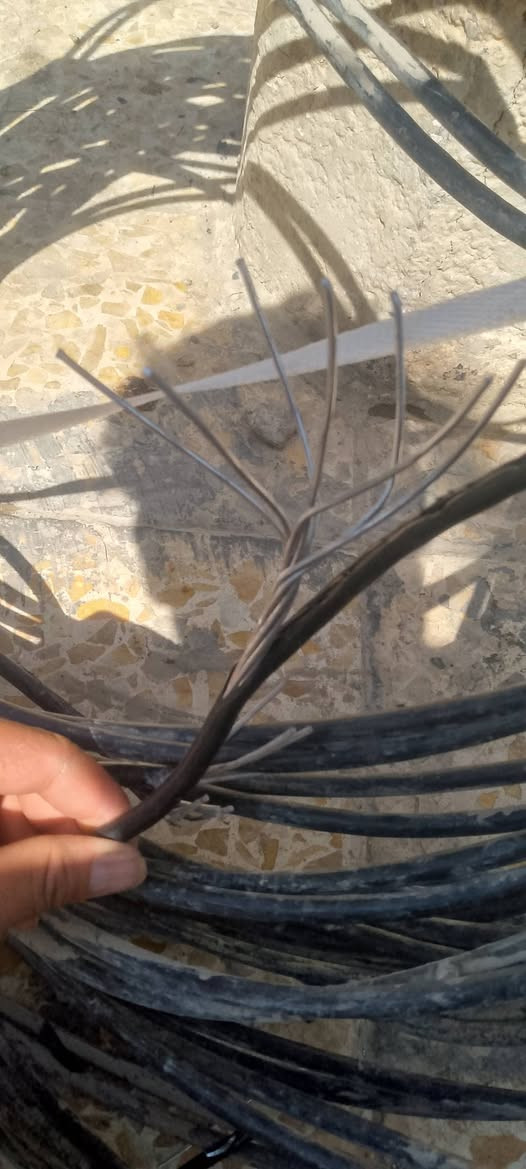 ضفير للبيع 50متر نضيفه وجديده السعر ب50قفلل 
مكاني حلة معميره بوبه الجديده إستفسار ***********
