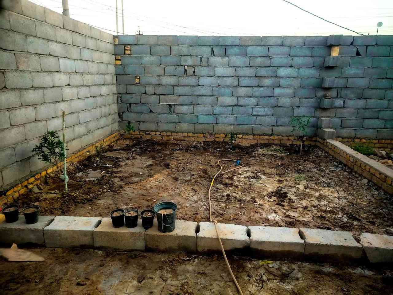 هيكل م٢٠٠ للبيع عد ال مجيبل قرب المعارض  شيلمان وياه ١٩ شيلمانه بيبان خشب ٢ وحديد ٢  باقي بس العكادة ماي واصله مجاري مسسه ومخزن كامل ٣ ب٣  باب الريسي تفصال مترين ونص  باقي بس العكاده وبصفه قطعه متين متر للبيع تفاصيل عل رقم ***********
