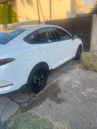 byd جن بلاص 2025 صيني بيها طخه خفيفه بالجاملغ موضحه بالصور ورصعه بالبا...