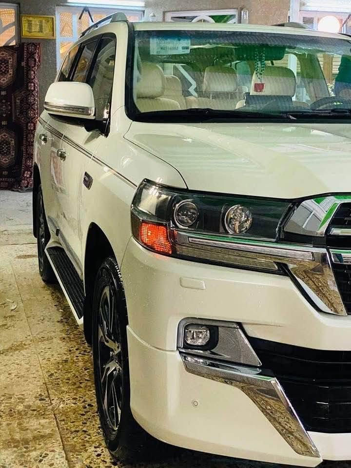 وەنەشە ٢٠٢١ شەرکە ساس V8 دەرەجە ئەک سەیارەکە ٩٠ هەزار رۆویە زۆر زۆر جوان مایتەوە لەسەر بیلاد مایە ٢ جێگای بجوکی PDR باقی هیجی نیە ٩٠ هەزار رۆویە 
*********** واتساپ أربيل, العراق
