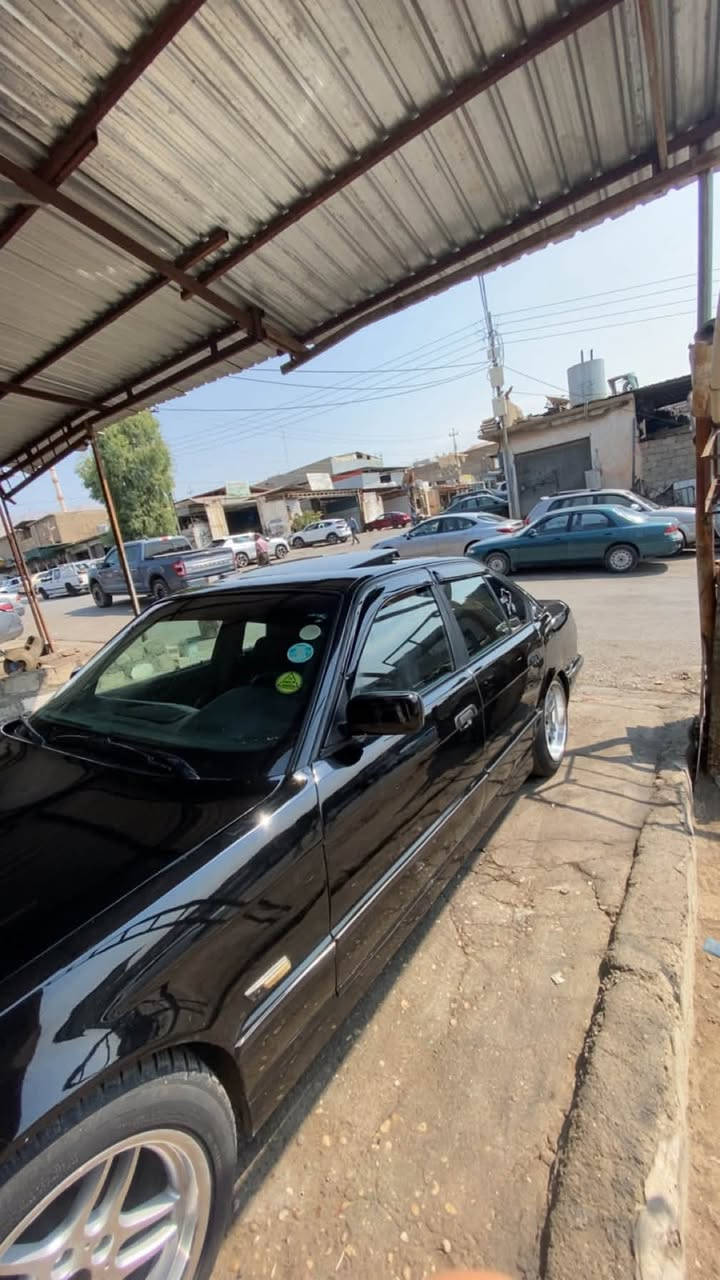 BMW.  موديل. 1991 بيلاد 520 گئر عادي گير محرك بشرط سياره مابي دعم عام بخ المجالية كوشن جلت و  رقم  اربيل تحويل بشرط سعر 48 و مجال    رقم تلفون  ***********
