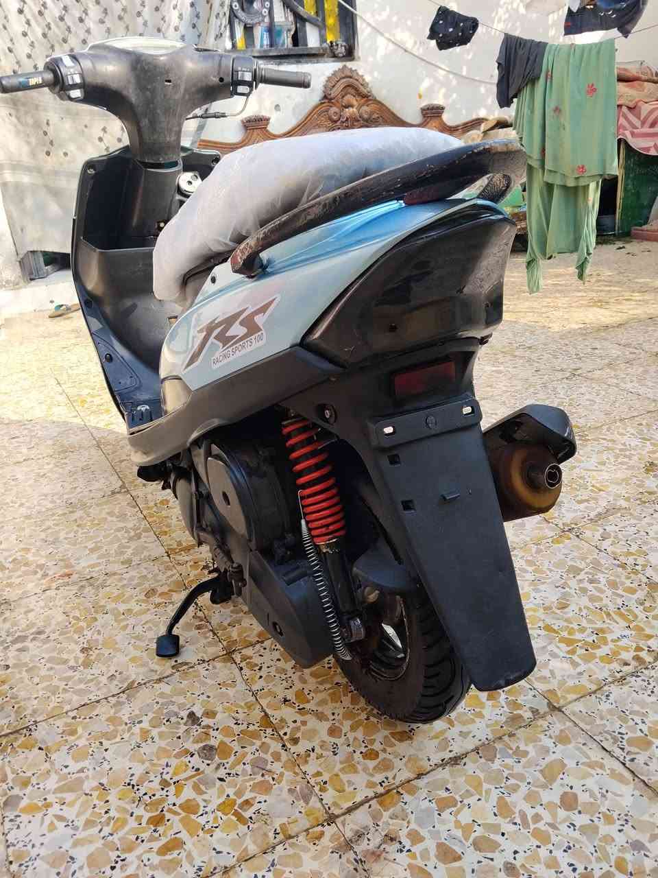 السلام عليكم دراجه ماكس للبيع مفتوحه كل شي شغال بيه ما عدا السلف عوزه شخاطه والسعر 450
***********
