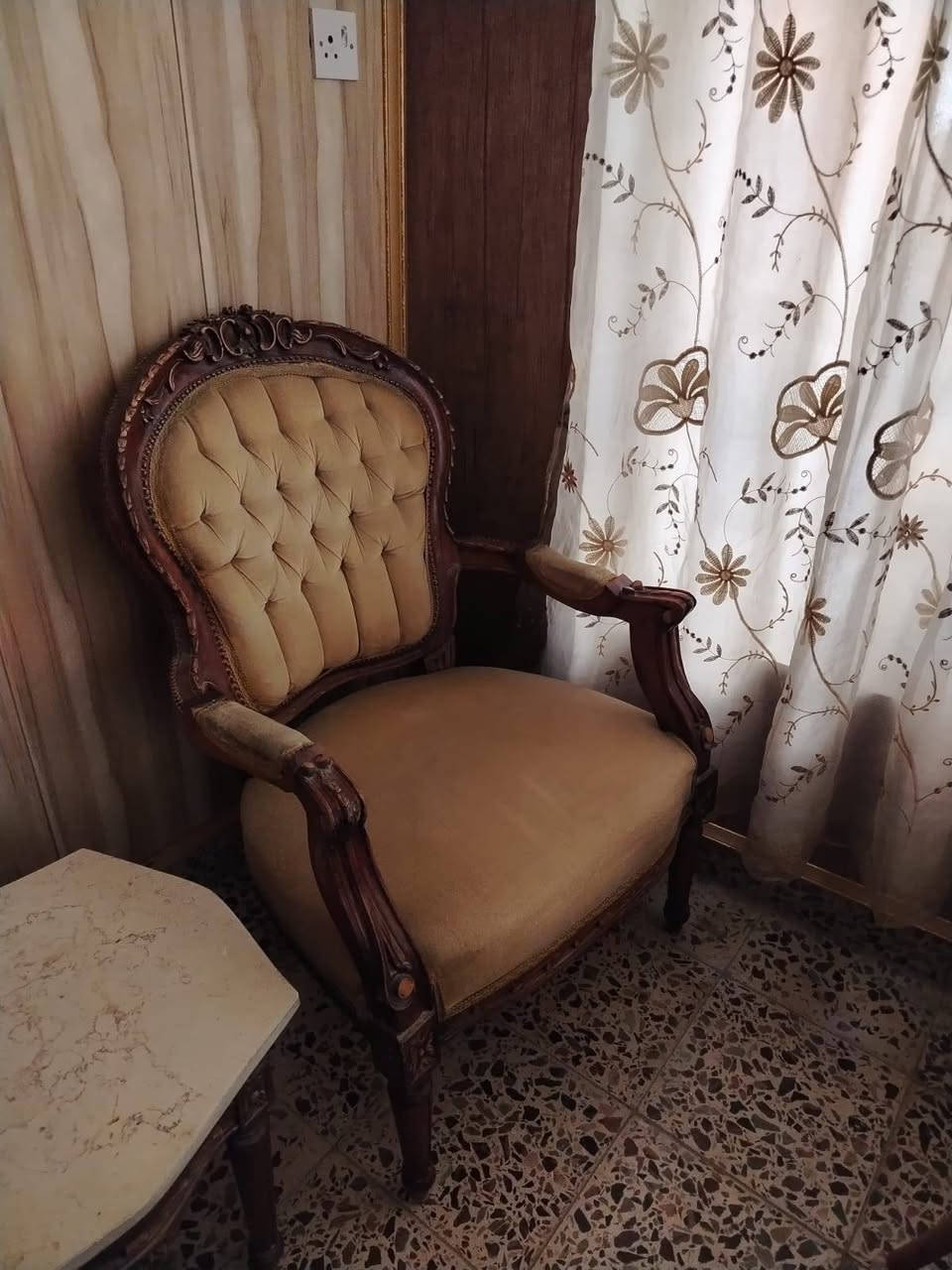 لبيع

٢ قنفات ٤ كراسي 

مكان كربلاء حي العباس
