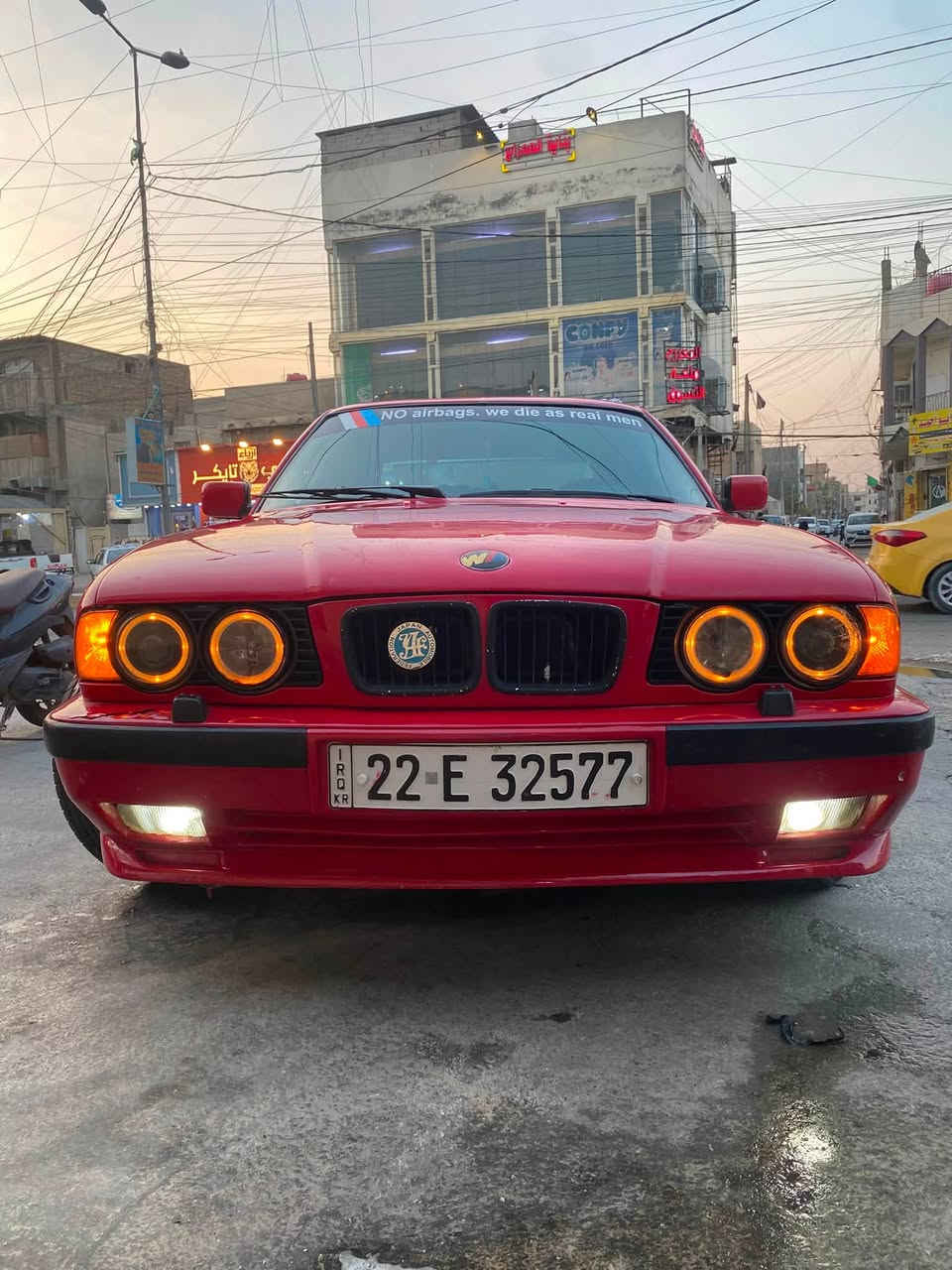 السلام عليكم BMW 540  اصل السياره 535 مكينه وارد يابان مصالهة شهرين جديده كير كفاله منضومت المي كلهة جديده راديترات واتر بم ومروحه ودبه وجوينات كلهن جدد ايرفلو جديد كلوبات كلهة زنون داخل ابيض كشانت كهرباء تخم تاير تخم ويل BBS جديد صدر امامي خلفي جديد مصروف عل سياره هواي نواقصهة 
اذان مكينة 
يدت باب سايق
تحكم الكشن مال صدر
بيهة صوت خفيف بل صارنصه 
 مكاني بغداد الحريه الرقم ***********
