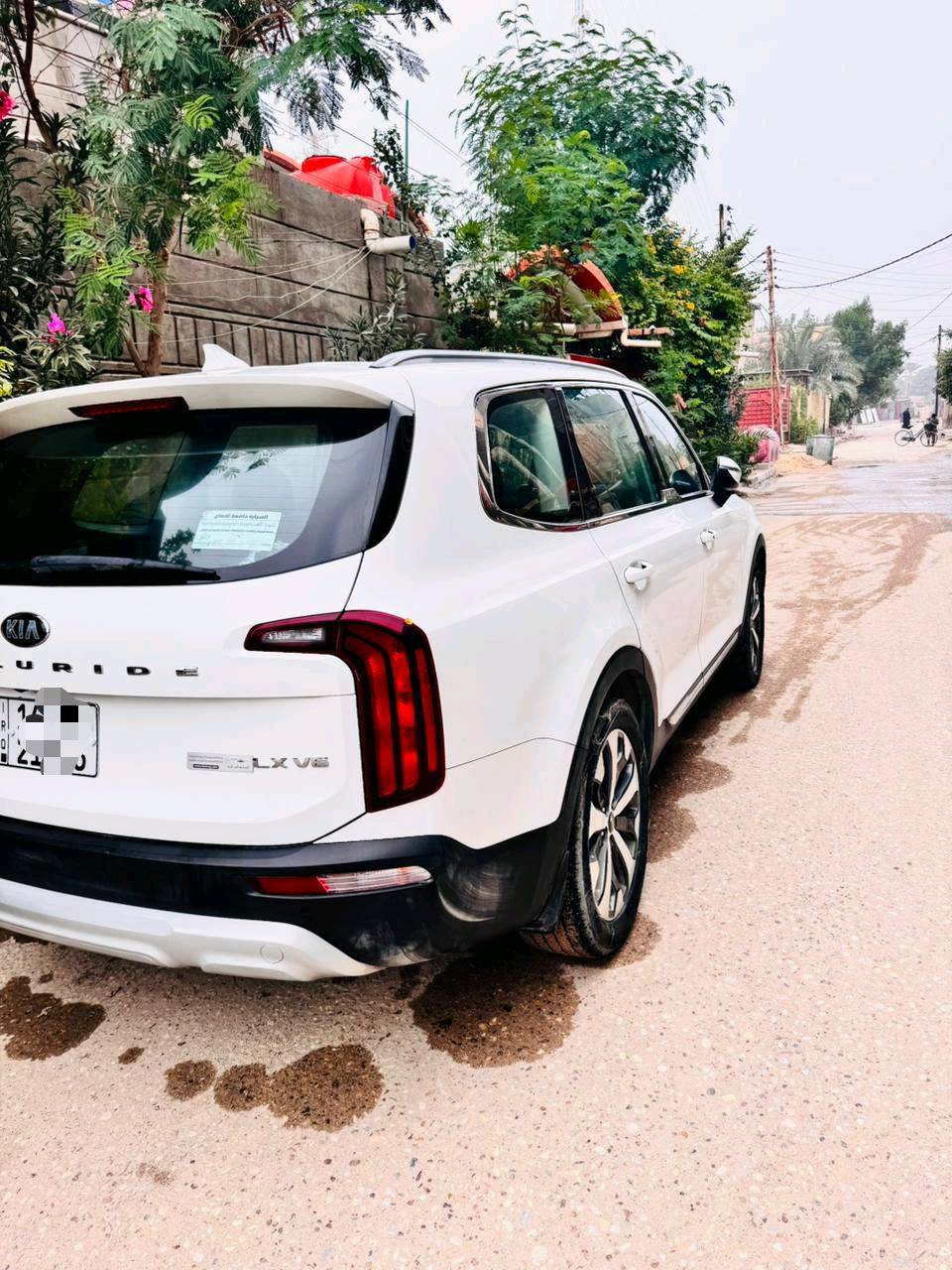 كيا تيلورايد (Kia Telluride)
موديل (2020)خليجي مكفوله كفالة عامة ومن الضربة القويه 
بيها بعض الطخات قليلة 
مواصفات (LX) 
7 راكب رقم بصرة الداخل جلد 
وارد خليجي (3.8/6V) 
حساسات خلفية وكامرة خلفية وشاشة 
وتشغيل عن بعد مري شفط 
وضع قيادة ذاتية /اشارة ترحيبية
تبريد 3 قطع 
صيانة شهريآ اوديها السعر 265 وبيها مجال 
العنوان /البصرة 
للاستفسار اكثر التوصل علا الرقم  ***********