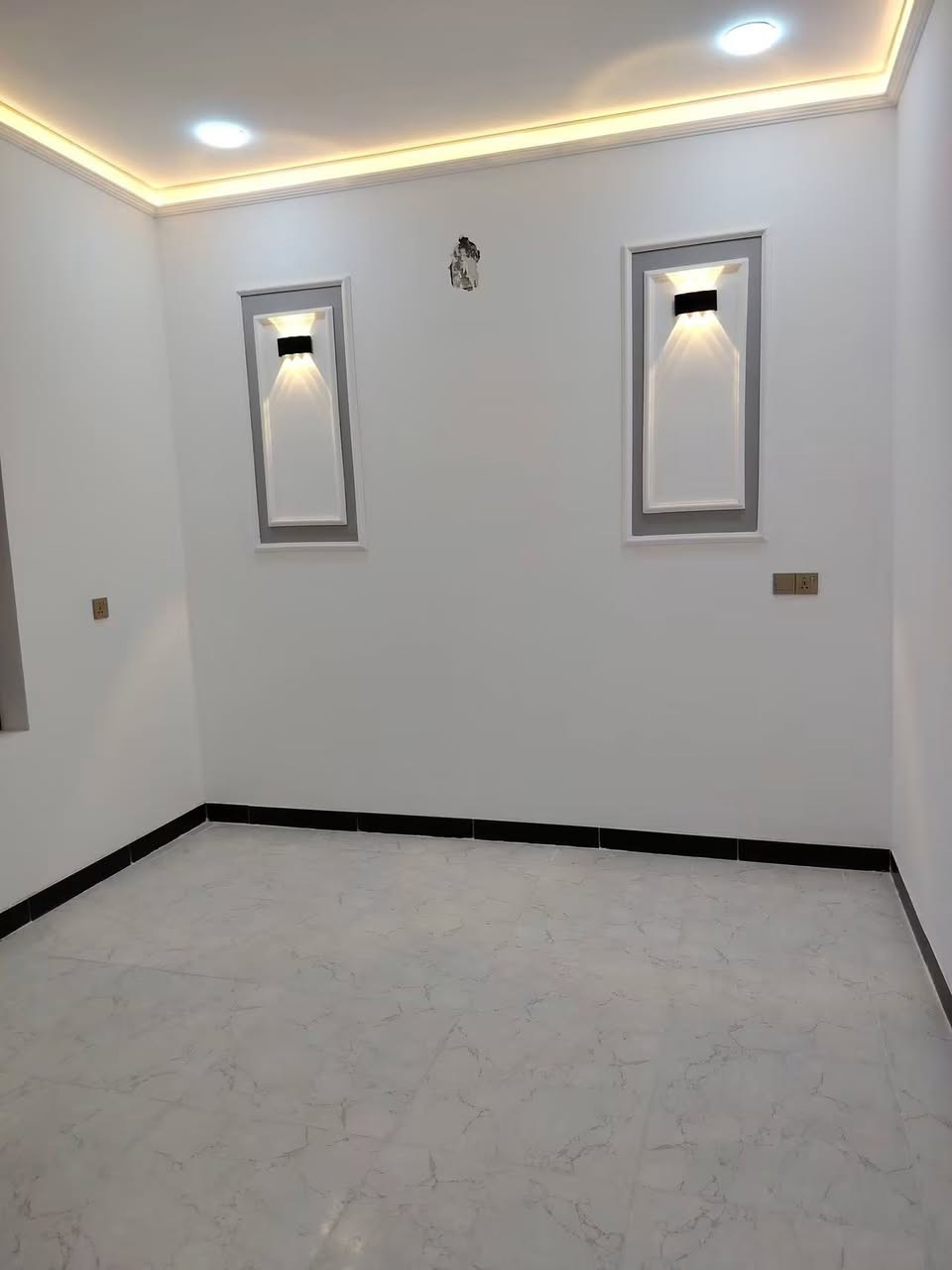 🏠 مشتملات للبيع في الدورة – البوعيثة – مجمع السلطان الأول

✨ بيوت جديدة زيرو سكن
📐 المساحة: 50 م²
🏡 طابقين
🛏️ غرفتا نوم
🛋️ استقبال
🍳 مطبخ
🚿 خدمات عدد 2
📜 طابو زراعي – سند 25

💰 سعر المشتمل الواحد: 86 مليون

📞 للاستفسار والتفاصيل: *********** ***********

📍 مكتب أبو أحمد للوساطة العقارية – البوعيثة / مجمع السلطان
