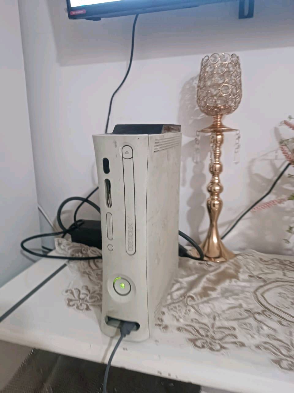 سلام عليكم اكس بوكس 360 اصدار 2009-2010 جديد ونضيف مابي لاك ولا تعليك بي هارد مهكر بي200لعبه بدون تصليح 
سعره 125وبي مجال قليل رقم للتواصل***********