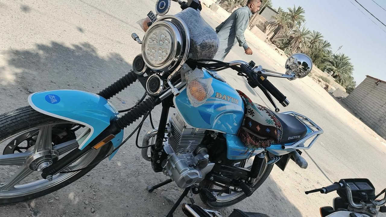 سلام عليكم شباب دراجه
دايون عظم 23 أوراق اصوالي شرط ترقيم 
مكفولة كفاله عامه لون مميز سمائي 
السعر مليون 650 بيه مجال حك جيه 
رقم الهاتف ‏‪***********‬‏ التواصل
