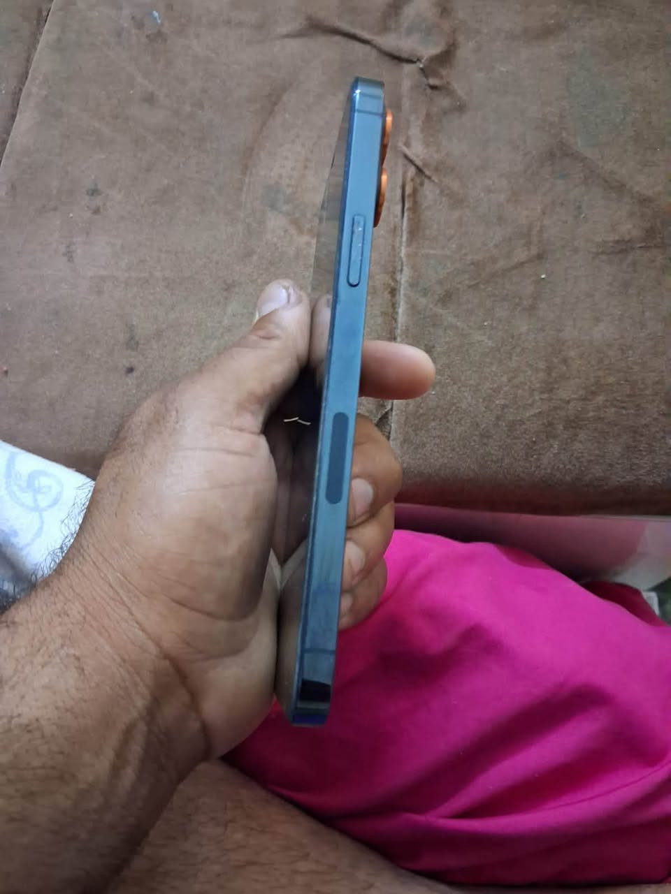 ‏سلام عليكم iPhone Pro ماكس للبيع ذاكرته 256 وبطلت الجهاز 75 وسعر الجهاز 500 وبي مجال وعنوان ايه مدينة الصدر شارع الفلاح قطاع 19 وإذا شراي اتصل على الرقم ***********￼

