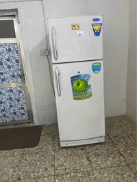 ثلاجه كونكورد نضيفه طولها ١٥٠ شغاله وعلى الفحص سعرها 160 وبيه مجال الم...