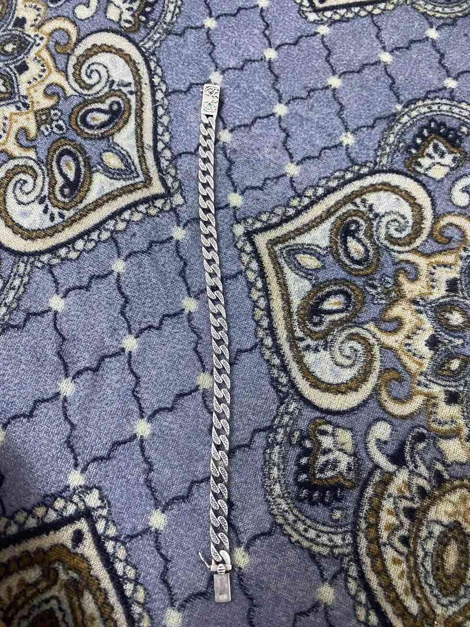 فضه جديده  ميه ب ميه سعر اغرام ب تلاثه وربع به مجال  ابيع كلهن مو قطعه وحده مختمات ايطالي   توصيل موجود جميع محافظات العراق  استفسار على هاذه رقم  ***********
