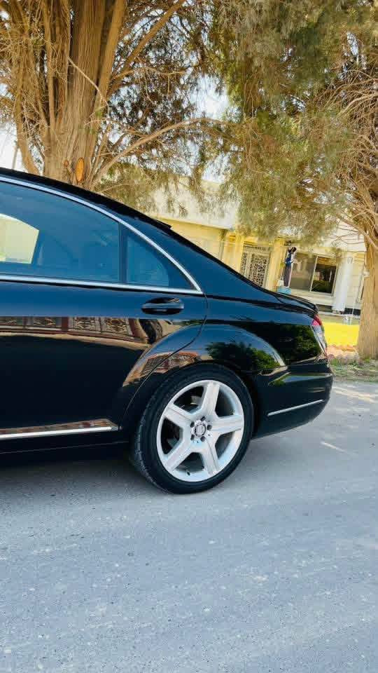 مارسدس 550 S 2008  باب قصير 
8 سلندر 5.5L وارد يابان كير محرك مكفول 
رقم اربيل دولي بأسمي 
الضرر 3 قطع
باب سائق مصلح نفسه و مصبوغ
باب خلفى السائق امبدل 
جملغ خلفي جهه السائق امبدل قبغ الجاملغ 
علمآ الضرر و التصليح باليابان مو بالعراق
المواصفات 
كشنات كهرباء 
خزن كشنات
تدفئه كشنات
كشن جلد
فتحه سلايد
قفل سرعه 
مري كهرباء 
لايتات زينون دوار (اناره محيطية) 
بچم و دعاميات و لايتات 13 
مريا تعتيم 
جنطه شفط 
و بعد بيها تفاصيل و مواصفات 
السعر 160  و بيها مجال و على راسي 
***********
