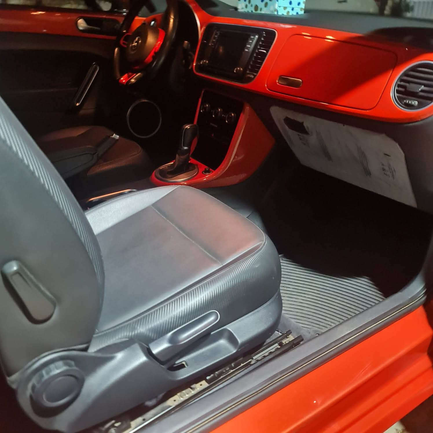 السلام عليكم بيتل2019 SE 2.0tsi
للبيع مستعجل ، السياره حادثها جاملغ خلفي ماشيه 73 كيلو ، بالعراق صارت بيها طخات  بالدعاميات الاماميه والخلفية واكو ملاحظات الي يحب يعدل عليها اني ما سويتها لان اريد ابيع والجامة السلايد مفطورة لان وكعت عليها حصوة 
السياره بضمانتي كير ومحرك وتبريد ، السياره بانورما ، شاشه كبيره ، تدفئه كشنات ، تدفئه بلمري ، هيتر جامه خلفيه ، نقاط عمياء ، رادار خلفي توقف ذاتي ، سستم صوت عالي ، مع باقي مواصفاتها المعروفة والي يجي يشوفها غير عن الصور ، 
سعر السيارة 110$ بي مجال رقم بغداد مشروع وطني ،مكان السياره بغداد
***********

