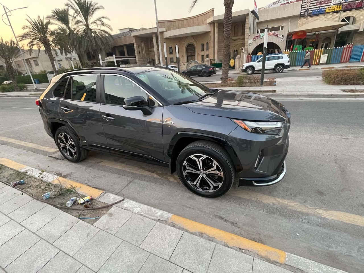 راف فور موديل 2023 xse
السياره جديده جدا فول الفول
السياره لونين والقماره لون اسود
السياره بلك ان وهايبرد وبنزين
البنزين تنساه الشحن يمشيك 100 كيلو عالكهرباء
ماشيه 16 الف فقط بعدها ع وضع الشركه
مواصفات السياره
سلايد
كشنات جلد اسود واحمر
ويل كب كبير
تدفئه بالستيرن 
المقاعد تدفئه حتى الخلفيه
شفتات بالستيرن 
شاشه دجتال
نظام صوتي كامل jbl
شحن تلفون وايرليس
صندوك كهرباء
حادث السياره  خلفي صندوك ونص جاملغ خلفي فقط
البجم كبس والسياره مناقصها اي شي
مكان السياره اليرموك والمنصور
السعر 27.500$
للاستفسار ***********
