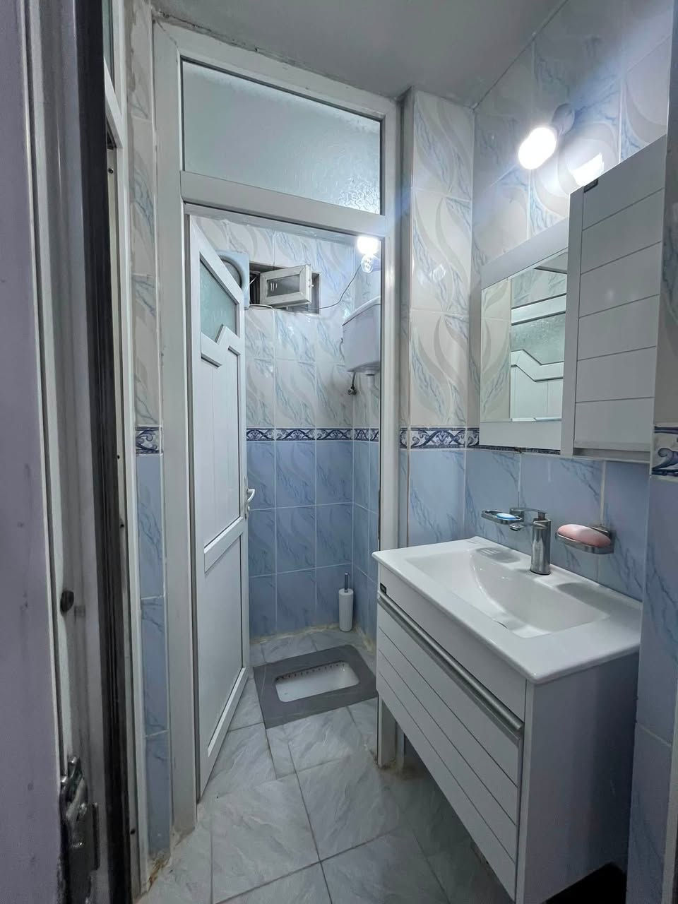 🏠 عروض مكتب قصر الفخامة للعقارات والمقاولات

🔹 دار للبيع – حي القادسية الثانية

📍 الموقع: حي القادسية الثانية
📐 المساحة: 150 م²
📏 الواجهة: 10 م
📌 ركن
🏢 طابق ونصف

✨ تفاصيل الدار:
• 3 غرف نوم
• هول
• استقبال
• مطبخ
• صحيات
• كراج

💰 السعر: 170 مليون 

📑 مكاتبة مع الشرعي

📞 للاستفسار والاتصال أو مراسلة الواتساب:
***********
***********

📍 عنوان المكتب:
حي النور – سايدين دانية ماركت – بعد ملعب كلاسيكو

🏡 مكتب قصر الفخامة للعقارات والمقاولات
ثقتكم غايتنا، واختياركم عنوان نجاحنا
