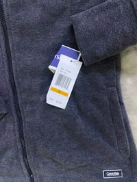 calvin klein 🔥🔥  قمصلة ماركة مكتوب S تلبس M الوزن 55-60 ‎السعر 10 للطل...