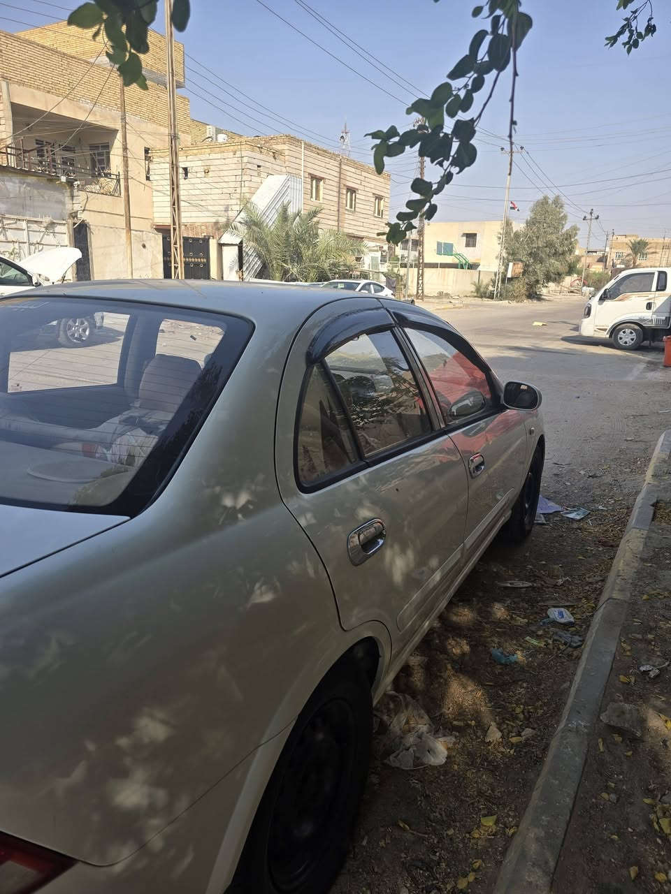 سلام عليكم نيسان سني ٢٠١٢ باسمي جاهزه من كل شي تبريد مكينه كير حداديه مكفوله من ضربه وتبديل بيها بارد صبق باب بدون ضرر سعر ٩٠ مكاني ناصريه  ***********
