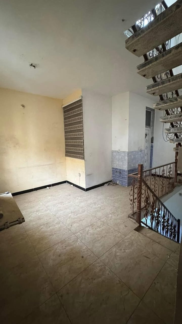 للأيجار في السيديه  📍
مشتمل مساحه 50 متر  (نضيف) ⚜️
يحتوي على غرفتين نوم ومطبخ وصاله و هول داخلي وخدمات صحيه بكل طابق ⚜️
(مجهز بكاونتر وطباخ وسبلت كنتوري) 

الموقع : السيديه - قرب شارع النخيل 
الأيجار :700 الف 
______________________________________

او الأستفسار ع الارقام ادناه 📞↘️↘️ (متوفر واتساب )📌🔛
***********
