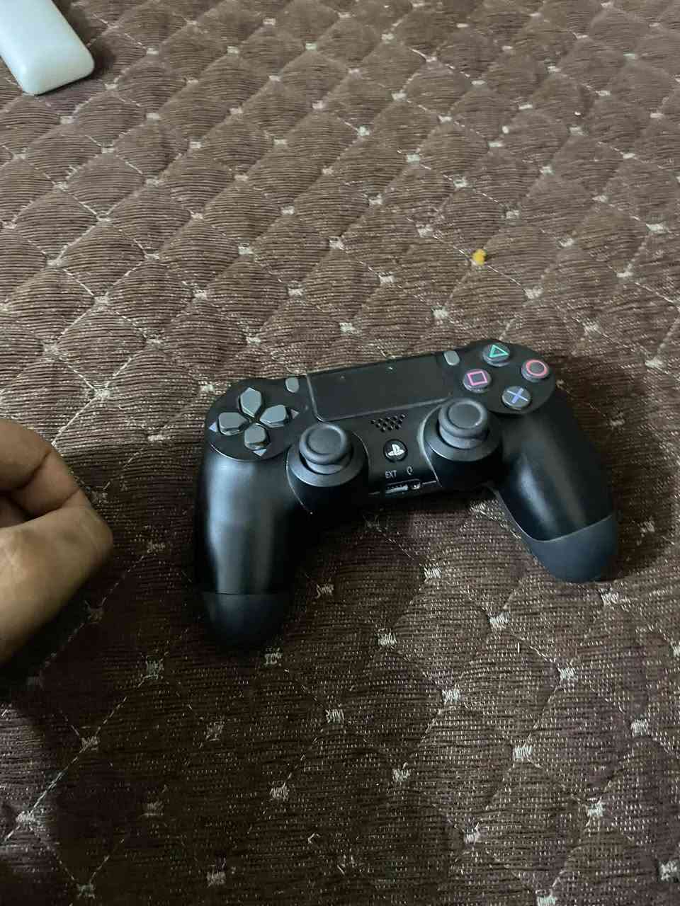 يد بلاي٤ • اصلية • نظيفة