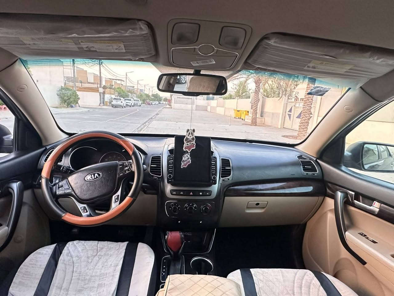 السلام عليكم 
سورنتو ٢٠١٤ شكل ١٥ لبيع او المراوس
رقم بغداد  
السياره سبعه راكب 
وارد امريكي حادثه جاملغ وشي قليل من البنيد
 السونار  مرفق 
لون كرزي 
محرك اربعه سلندر
منضومه تبريد كامله 
حداديه تخم تاير جديد 
السياره مال بيت جاهزه ما ناقصه اي شي 
السعر ١١٧ مكاني نجف 
***********
