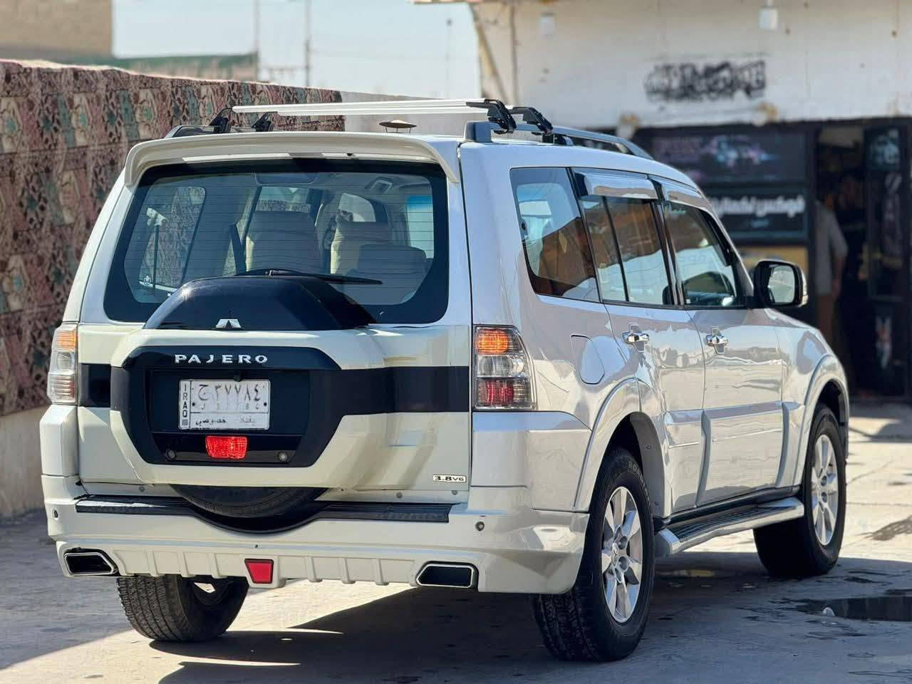 السلام عليكم
للبيع باجرو حبتور 2009
 فول مواصفات ملكي اعلي فئه مواصفات فول واحد ع واحد لون أبيض صدفي حجم المحرك 3000

رقم بغداد مشروع وطني تحويل مباشر مكفوله من عده جاملغ كيلر حته بدون فتح
معروفه خليجي السياره جديده مال جناي

فور ويل كشنات جلد كهربائي

تدفئه تبريد ثلاث قطع
 حساسات خلفيه وثلاجه
شاشه اندرويد كامره
  تخم تير جديد كير مكينه حداديه كله جديد السياره جديده السعر 125 وبيه مجال *********** مكانه حله
