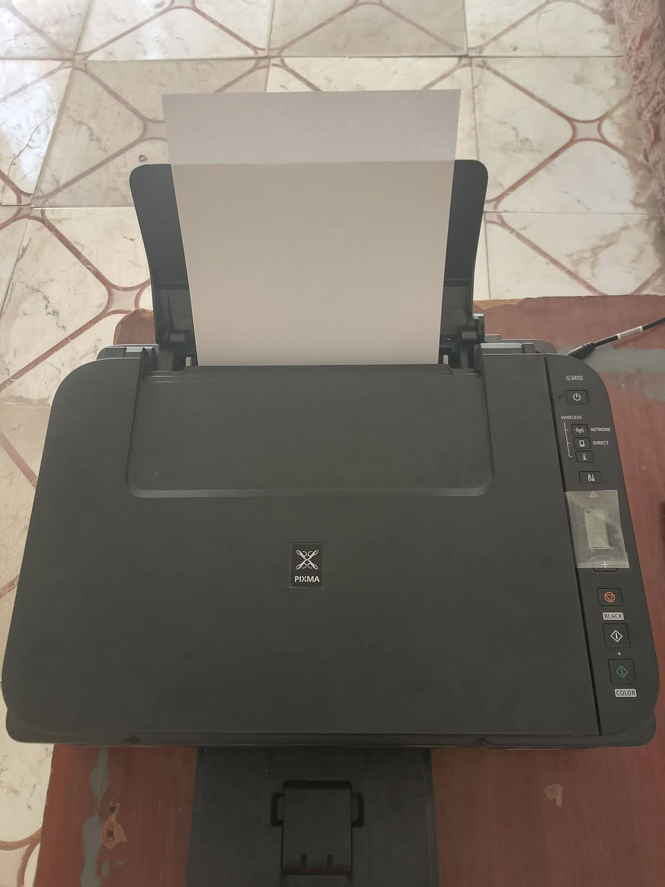 🖨️ طابعة مستعمله قليل على وضع الشركة  Canon PIXMA G3410 اللاسلكية – الحل الأمثل للطباعة اليومية
استمتع بطباعة عالية الجودة وتكلفة تشغيل منخفضة مع Canon PIXMA G3410، المناسبة للمنازل، المكاتب، والطلاب.
المميزات:
🖨️ طباعة، نسخ، وسكانر (3 في 1).
📶 اتصال لاسلكي Wi-Fi والطباعة مباشرة من الهاتف.
🎨 نظام خزانات حبر قابل لإعادة التعبئة.
⚫ طباعة حتى 6000 صفحة بالحبر الأسود.
🌈 طباعة حتى 7000 صفحة بالألوان.
📱 تدعم الطباعة من أجهزة Android وiPhone/iPad.
📄 جودة طباعة ممتازة للمستندات والصور.
💰 استهلاك اقتصادي للحبر وتكلفة تشغيل منخفضة.
🖥️ شاشة تحكم لسهولة الاستخدام.
📍 العنوان محافظة الديوانية 
للاستفسار ... واتساب ***********

