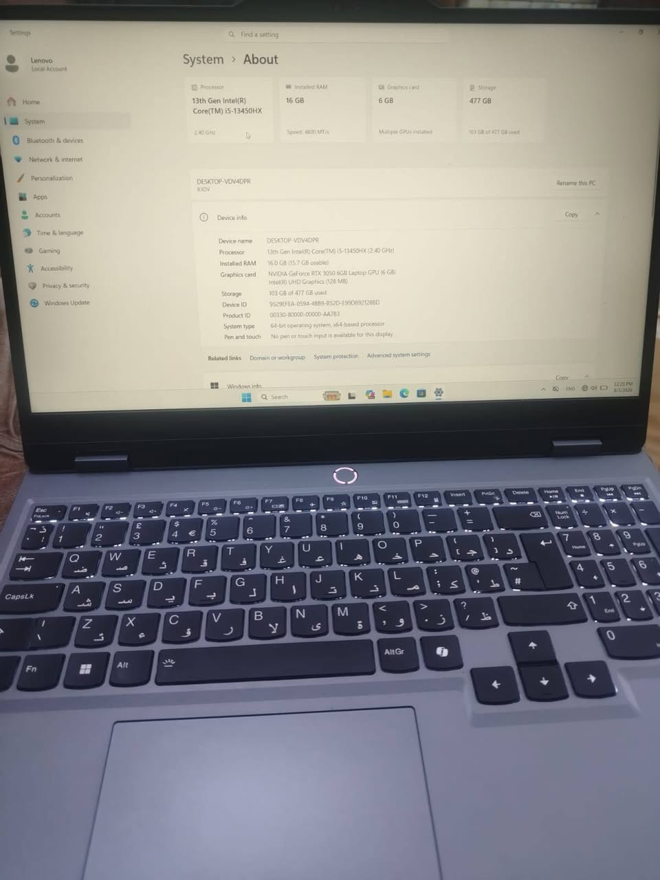 سلام عليكم لابتوب للبيع لينوفو احدث اصدار لابتوب مستعمل 15 يوم شتريته 1350 مواصفاته بالصور وشوفت عينك  جديد نظافته100%  رايده 900 وبيه مجال للاستفسار الاتصال على رقم ***********
