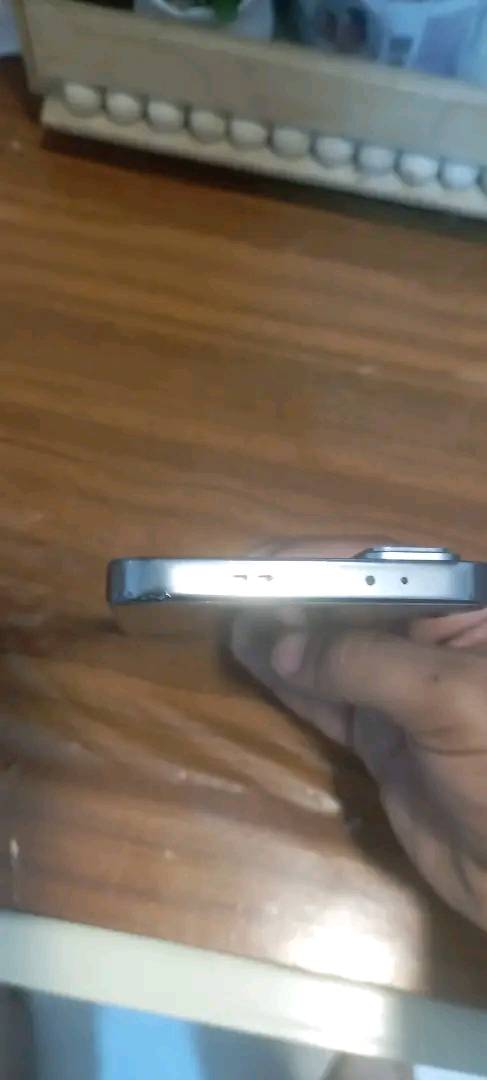 انفنكس gt ٣٠ pro 
جهاز نظيف بطاريه ٩٦ بيه طخه بالشاصي موجوده بالصوره الجهاز لا مفتوح ولا شي يجي وياه شاحنته والكارتونه مالته بسعر٣٣٠ وبيه مجال
الجهاز من أي مدينة/منطقة؟ وإذا تفضّل تسليم يد بيد لو شحن؟: 
بغداد الشعب( الثعالبه) 