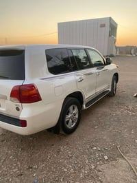 لاند كروزر • V6 • اوتوماتيك