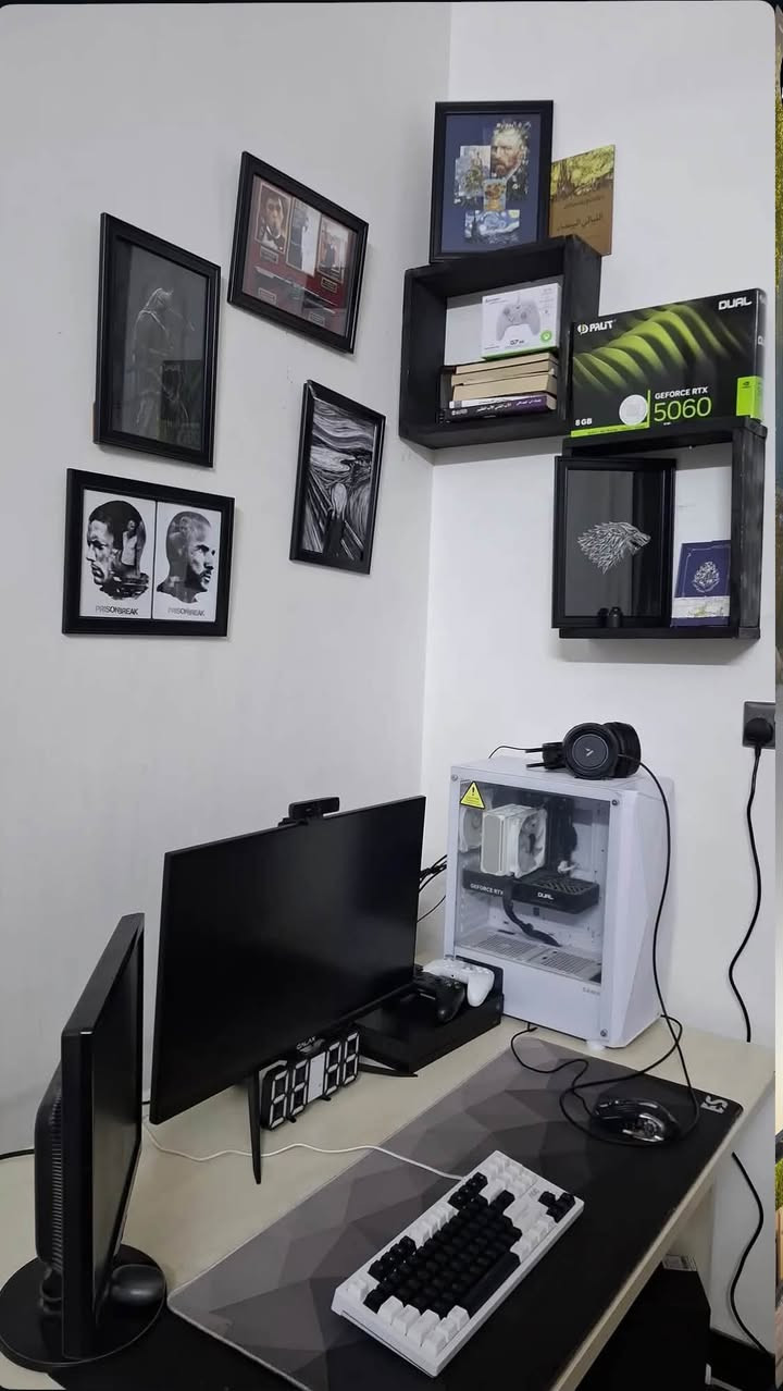 السلام عليكم سيت اب كامل  مستعملة
استعمال سنة
CI5 13400F
H610M-K GIGABYTE S2 DDR4
PALIT DUAL 5060 8GB
COOLER SAMA AK400D WH
SSD 1TB WD Blue SN5000 NVMe M.2 GEN4
RAM 32GB LEXAR 3200HZ (16X2)
DARKFLASH AT650 BRONZE
CASE SAMA 3313 WH
شاشة galax حجم 27 165فريم 
كرسي لون اسود 
ميز مكتبي اسود 
UPS online 1kv maxma
ماوس لوجتك جديد مامستعمل

السيت اب كامل السعر 
1،700,000د
للتواصل *********** 
مكان بغداد
