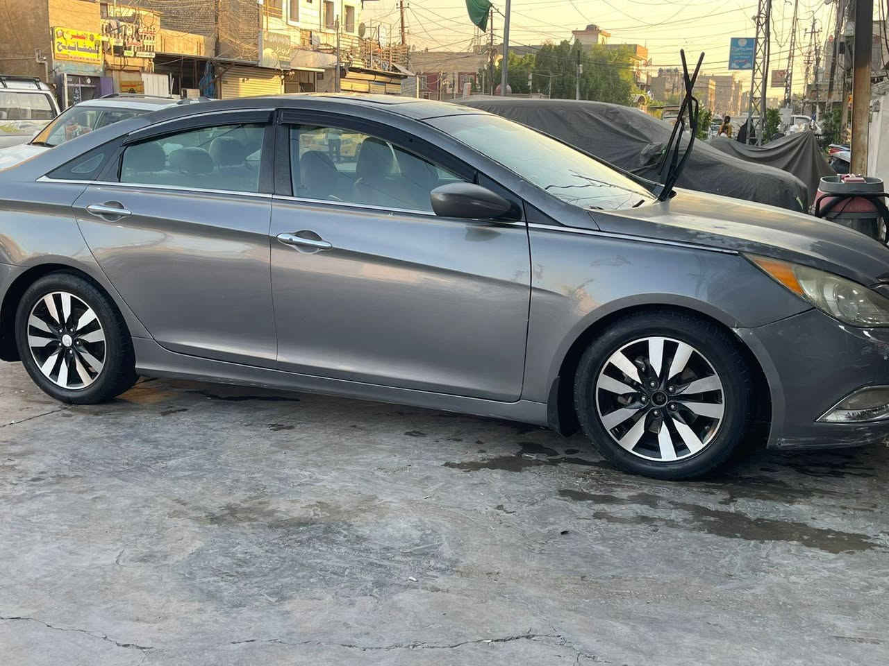 السلام عليكم للبيع سوناتا وارد أمريكي موديل ٢٠١١ حادثها الجاملغ الأيمن امبدل السياره وبيها قطع صبغ جاهزه اي نفص مابيها السياره بصمه والأبواب بصمه والسونار مع الصور سعره ٧٥ 
***********
