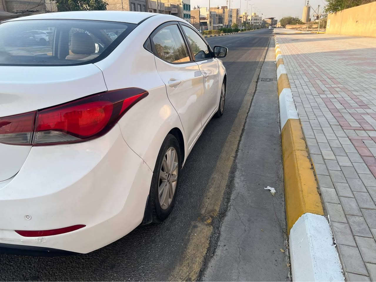سلام عليكم 
النترا خليجى موديل 2015
رقم انكليزى
مواصفات فتحة تحكمات اشاير بلمرى
حساس امامي خلفي
محرك 1800 لاتنقيص ولاتبخير
كير علشرط
حداديه جديده
منظومة تبريد جديده
تخم تاير جديد
سنويه وهزة جديده بدون اي نقص مكاني كربلاء
بيع او مراوس حسب القناعه
*********** كربلاء, العراق

