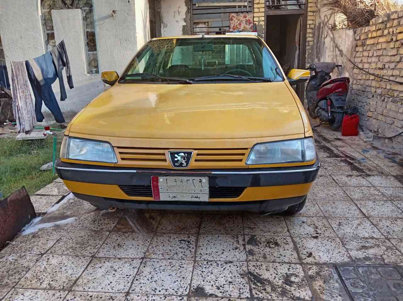 السلام عليكم ورحمة بيجو 405موديل 2011 رقم بغداد  عليهة هيئه سياره كلها عل بلاد مابيه ضربه ولا مصبوغه بيها خياسات ومحلات معجون عزها بس صبغ تدفئه تبريد كلا شغال مكينه جديده كير جديد صدر امامي خلفي تخم تاير غرفتها جديده مال شركه سياره خير من سعر ٢٤وبيها مجال/هاتف***********عنوان بغداد
