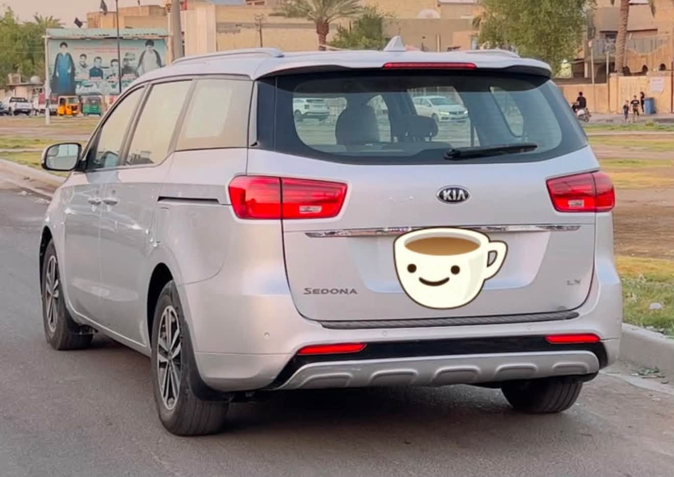 سيدونا 2019 أميركي رقم بغداد تحويل مباشر سعرهه193وبيه مجال مكانه بغداد ***********مواصفات عاديه بيه جاملغين أماميات صبغ بدون تبديل بدون يرباك بدون دواخل السياره نضيفه وجديده كل نقص ما بيهه جاهزه ماشيه قليل جدا

