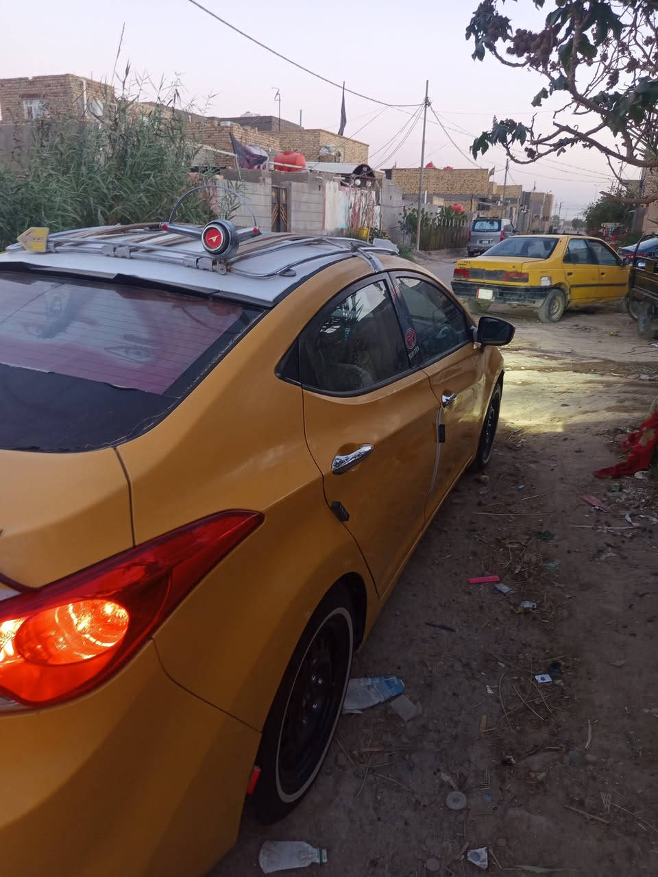 سياره النترا موديل 12 خليجي مكفوله كفاله عامه
مواصفات 
 
1 مكينه 1800 حاويه ما نازله عليها صبانه كير مكفول 
2 حداديه 100/100 
3 هيئه وغرامات مصفره السياره بسمي شخصيا 
4 تخم تاير ابو الخطه 
5 غرفه صاج 
6 شاشه 
7 تبريد ثلج شرط الثلج  
مكان السياره الديوانية الشافعية
السعر .112
الرقم.***********

