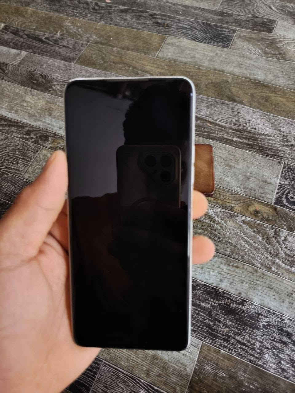 سلام عليكم جهاز. TECNO  SPARK.  10 Pro 
البطارية 5000.الذاكره. 128. جهاز نضيف. اني شتريته. 2023.
280.  يعني صارله 3سنوات.  بلبوبجي. 40فريم.  
سعر 120. وبي مجال قليله. كلش. فدوه مو شراي اطلع كبل. 
مكاني كوت شارع نفط  *********** رقمي
