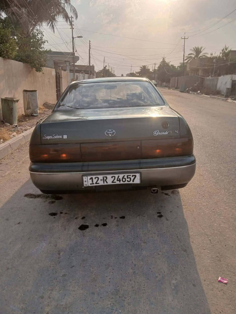 سياره بطه 1992 سياره كير شرط انطي بيه المحرك بيه بستم واحد بكن سياره لل بيع سياره السنويه 29 رقم نينوه السعر 50  ونتصل وتدلل رقم الهاتف ***********

