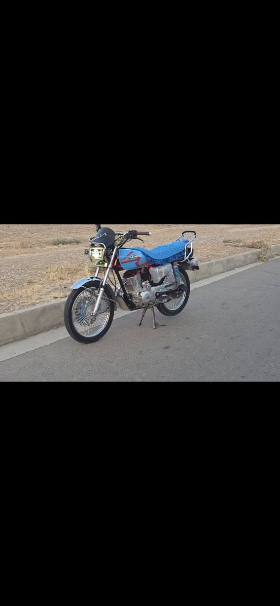 سلام عليكم 
نامى برو هونزدا 25 بصمه وهندر وسلف  وبيهة اوراق
150cc
*********** السعر واتساب
