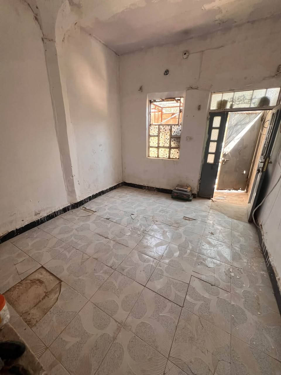 البيت للأيجار
الموقع كربلاء المعملجي خلف جامعة الصفوة 
يصلح لسكن الطلاب او عائلة صغيرة 
للتفاصيل اكثر التواصل مع الرقم ادناه 
***********
