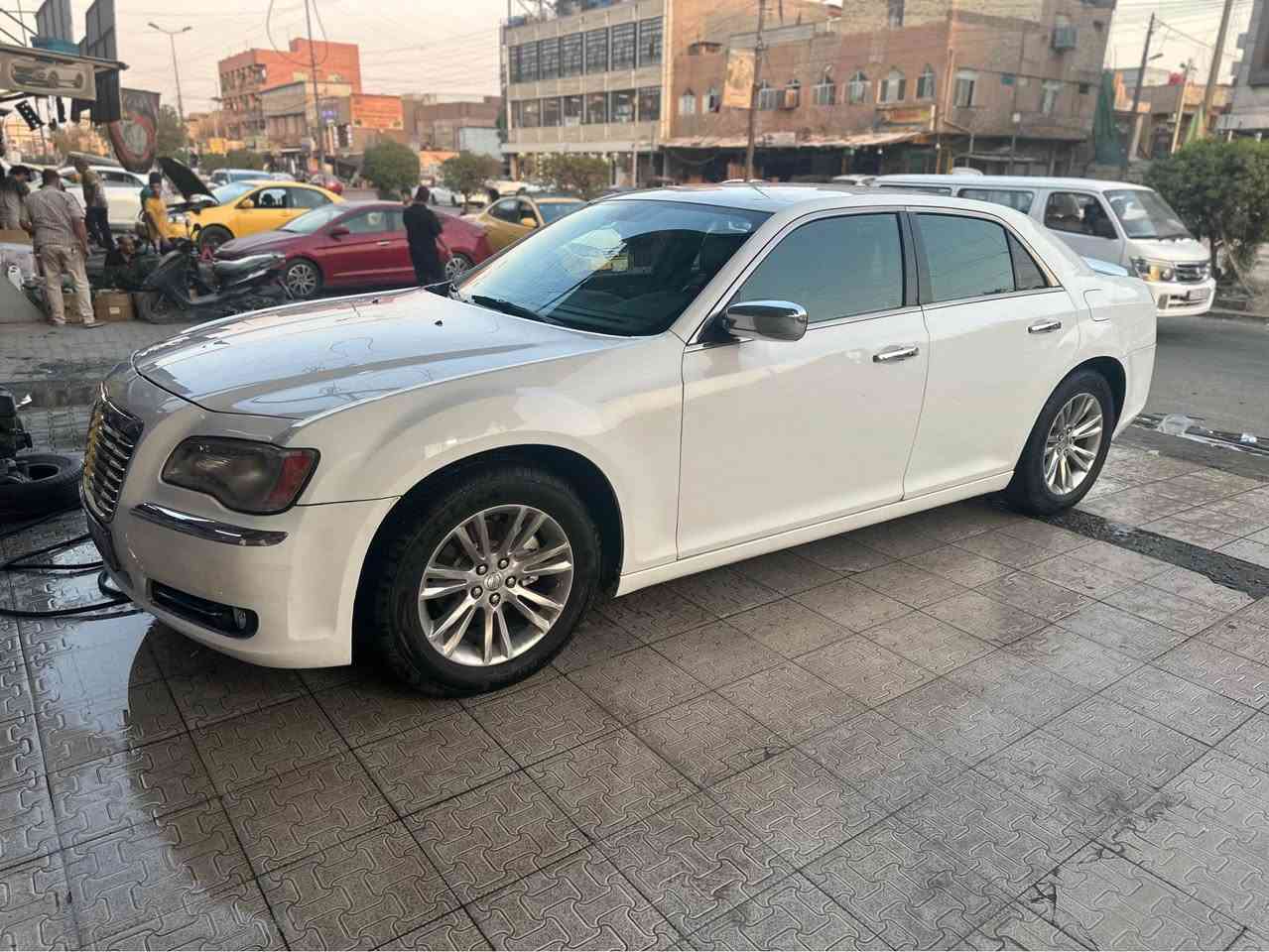السلام عليكم اوبامه موديل ٢٠١٢ سياره حلوه ونضيفه وايي نقص ما بيهة السيارة جاهزه  من كلشي الرقم *********** بغداد, العراق
