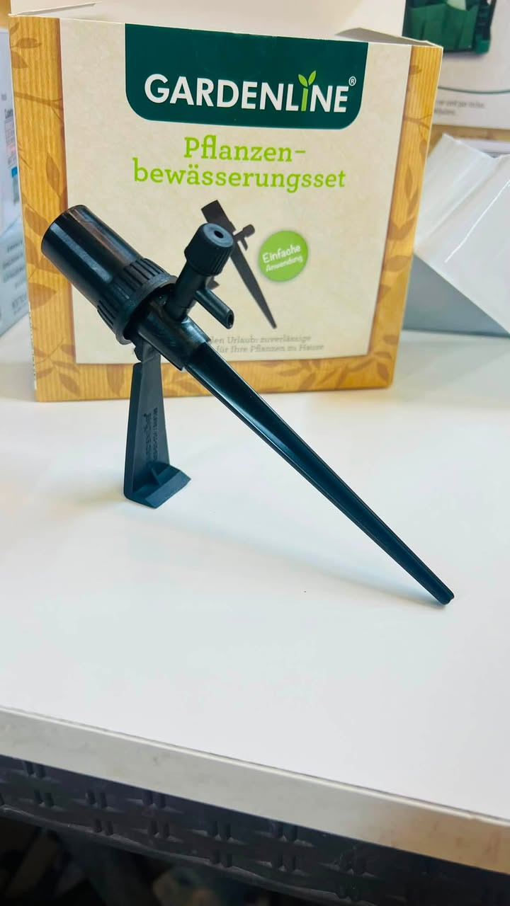 هذا المنتج هو مجموعة ري النباتات من ماركة Gardenline، وتتميز بتصميمها البسيط والمناسب للحدائق المنزلية.تتضمن المجموعة رشاشات ري دقيقة مثبتة على أوتاد لتثبيتها في التربة.تسمح هذه الأجهزة بري النباتات تلقائياً، وهو حل عملي للري أثناء السفر.يمكن استخدامها لري الشجيرات، الأشجار، ونباتات 
سعر السيت المتكون من 12 قطعه
5000 الف 
يوجد توصيل لجميع المحافظات بسعر 5 الف
***********
