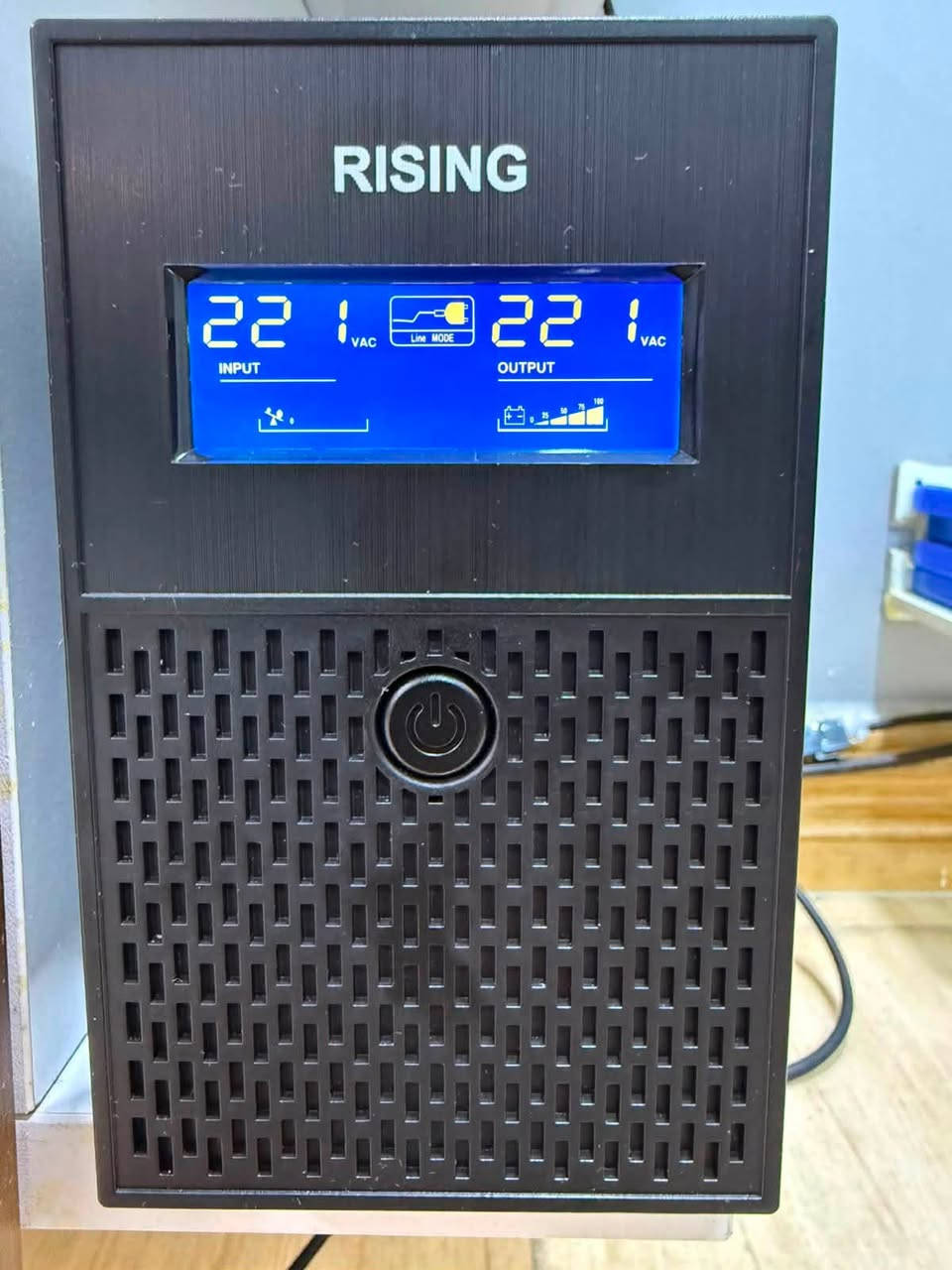 جهاز UPS RISING COMBO بقدرة 1500VA
للبيع جهاز UPS RISING 1500VA COMBO الممتاز بقدرته العالية واستقراره للتيار الكهربائي. مصمم خصيصاً ليتحمل أجهزة الألعاب الحديثة مثل PlayStation 5 والشاشات وأجهزة الحاسوب.
✨ أبرز المواصفات والمميزات:
 🔋 السعة والقدرة: 1500VA توفر لك وقتاً كافياً لحفظ تقدمك في الألعاب أو إغلاق جهازك بآمان أثناء الانقطاع.
 🎮 متوافق تماماً مع PS5: مخصص لتشغيل أجهزة الألعاب الثقيلة دون انخفاض في الأداء أو إعادة تشغيل مفاجئة.
 ⚡ تنظيم تلقائي للجهد (AVR): يوفر تياراً ثابتاً ومستقراً لحماية أجهزتك الإلكترونية الثمينة من تذبذب الفولتية.
 🛡️ حماية من الحمل الزائد (Overload Protection): يحمي أجهزتك من أي ارتفاع مفاجئ في التيار.
 ❄️ ميزة التشغيل البارد (Cold Start): تشغيل الجهاز مباشرة من البطارية حتى عند عدم وجود كهرباء رئيسية.
 🔄 متوافق مع المولدات (Generator Compatible): يعمل بكفاءة وبشكل سلس مع مولدات الشارع أو المولدات المنزلية.
 🖥️ شاشة عرض رقمية (LCD Display): لمتابعة مستوى البطارية والفولتية وقدرة السحب بكل سهولة.
💡 حالة الجهاز:
 كارتونه متوفر وموجود بالكامل.
 نظيف جداً وتعمل به جميع الميزات بكفاءة عالية.
السعر 70,000

📞 للتواصل
 المكان: [البصرة/التنومه]
 للتواصل: عبر الخاص أو واتساب على الرقم: [***********]
